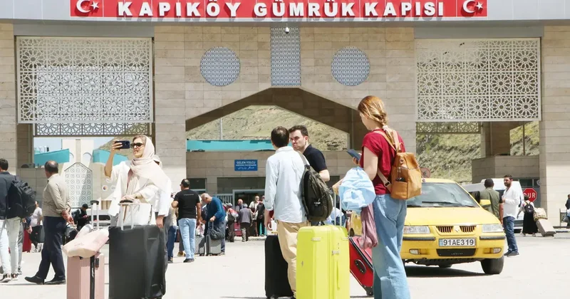 Füzeler yaklaşık 3.3 milyon turistin tatilini etkiler