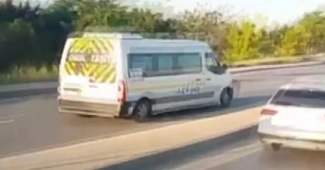 Trafik magandaları kamerada: Okul servisi şoförü Başakşehir de tehlike saçtı VİDEO İZLE