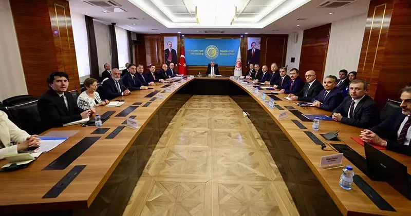 Bakan Bolat, ayakkabı sanayiinin temsilcileriyle bir araya geldi