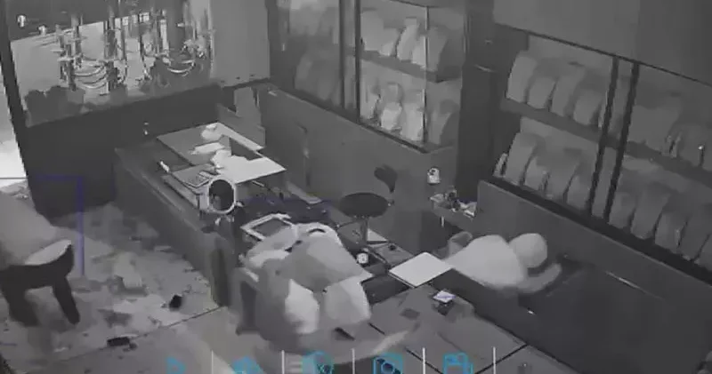 Başakşehir de 3 dakikada 3 milyonluk soygun kamerada