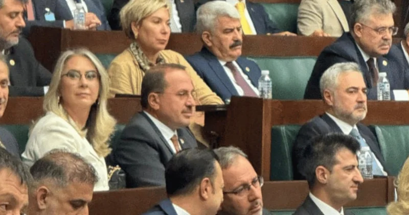AKP Grup Toplantısı na katılan isim dikkat çekti
