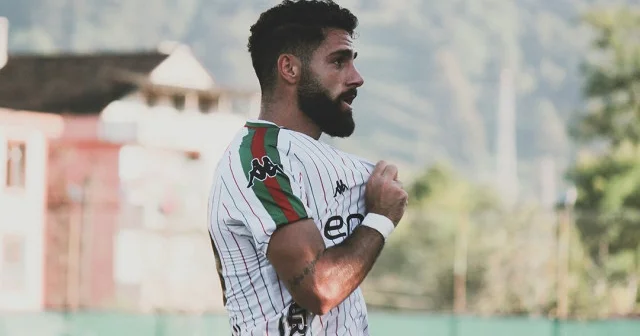Enes Nalbantoğlu Karşıyaka dan ayrıldı Futbol Haberleri