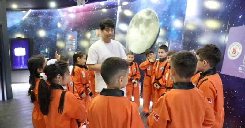 Çocukların uzay merakı bu merkezde gideriliyor