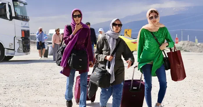 Türkiye deki İranlılar ülkelerine dönüyor! Biz hiçbir zaman ülkemizi bırakıp gitmeyeceğiz