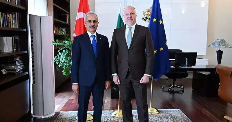 Bakan Uraloğlu, Bulgaristan Başbakanı Jelyazkov ile görüştü