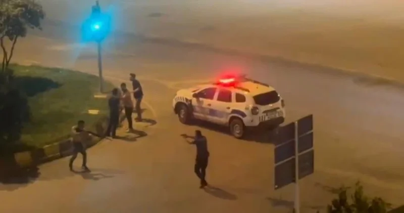 Muş ta iki grup arasında silahlı ve sopalı kavga! O anlar kamerada