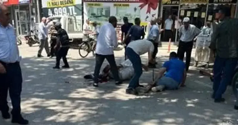 Cuma namazı çıkışı silahlı saldırı; 4 yaralı