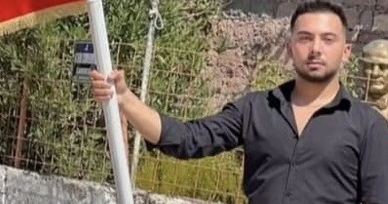 İzmir den acı haber: Denize atlayarak başını kuma çarpan 20 yaşındaki genç hayatını kaybetti