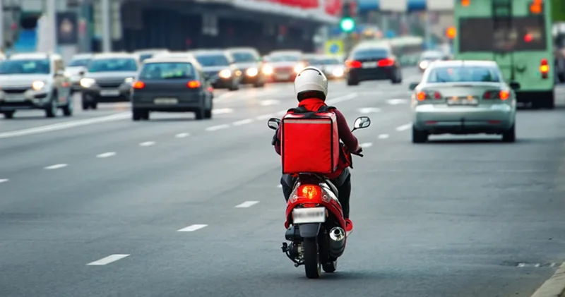 Motokuryelik meslek oluyor, yeleğiniz varsa yollar açık