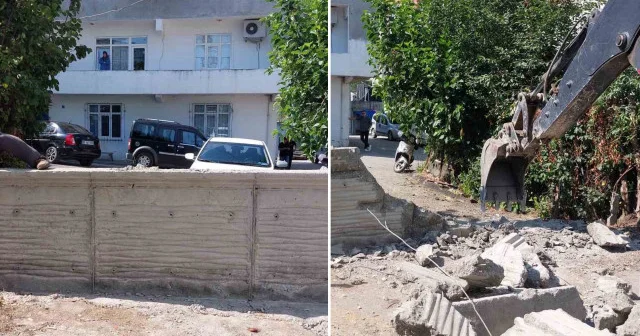 Tapulu arsam diyen vatandaşın beton duvarla kapattığı yol iş makinesiyle açıldı Samsun Haberleri