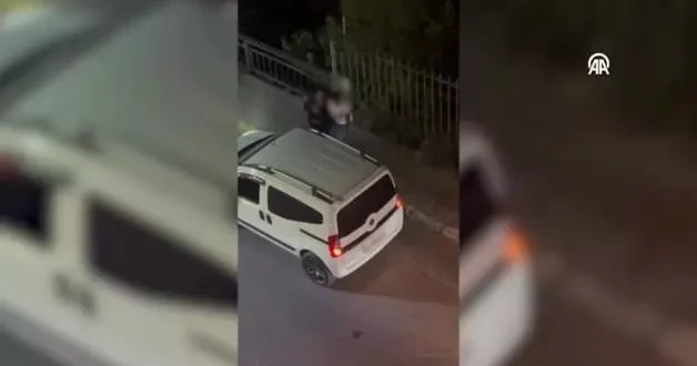 Kız arkadaşının boğazını sıkıp zorla arabaya bindiren cani adam gözaltına alındı!