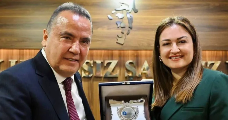 Muhittin Böcek ten Büşra Özdemir e tebrik