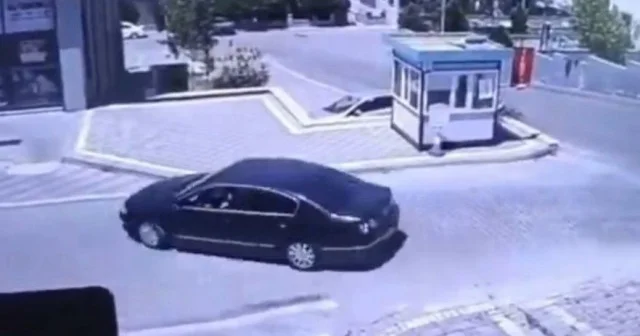 Gaziantep te fren yerine gaza basınca kontrolden çıkan otomobil dükkana daldı VİDEO İZLE