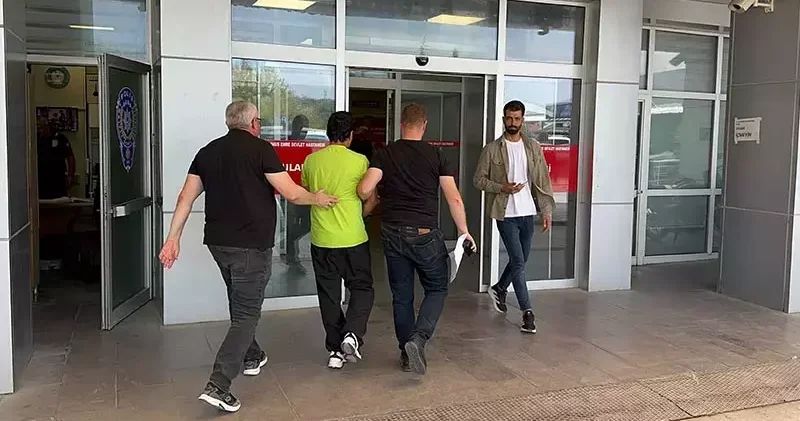Tartıştığı sevgilisini boğazını keserek öldürdü