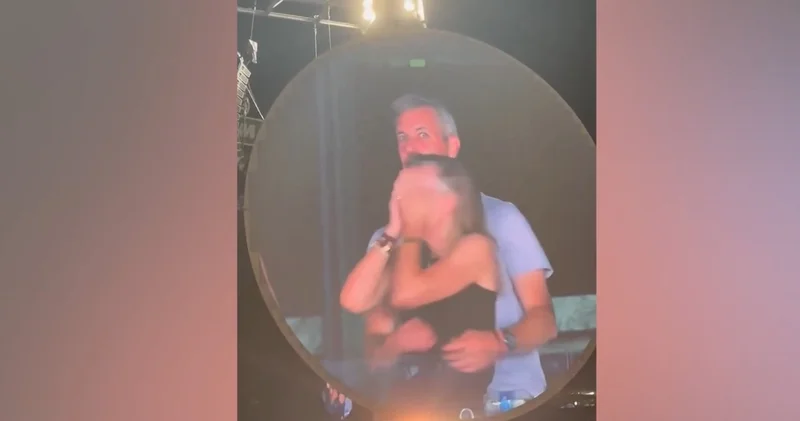 Astronomer CEO’su Andy Byron Coldplay konserinde iş arkadaşıyla kameralara yakalandı! Teknoloji Haberleri