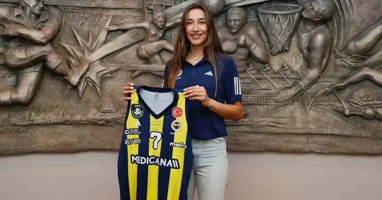 Hande Baladın ve Helin Kayıkçı, Fenerbahçe Medicana ya imza attı!