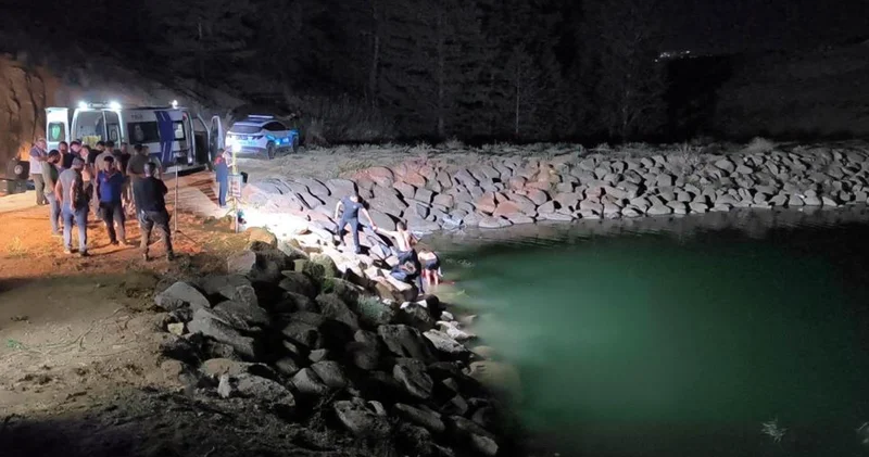 Serinlemek için girdiği gölette öldü