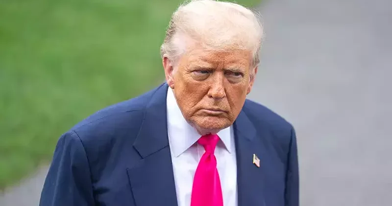 Trump, Epstein e doğum günü mektubu gönderdiği iddiasını yalanladı