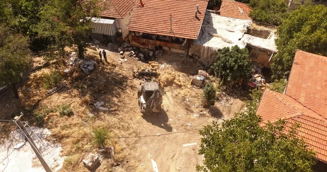 Burdur da bir evden 20 kamyon çöp çıktı Burdur Haberleri