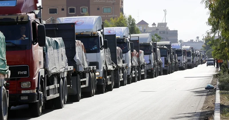 Gazze ye son üç günde 1800 yardım tırı girmesi gerekirken sadece 266 sı giriş yapabildi