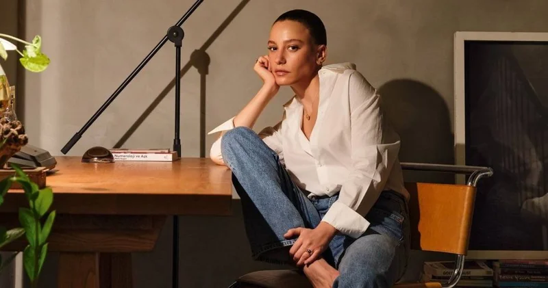 Serenay Sarıkaya nın o pozundaki sır çözüldü: Aradan 60 yıl geçti