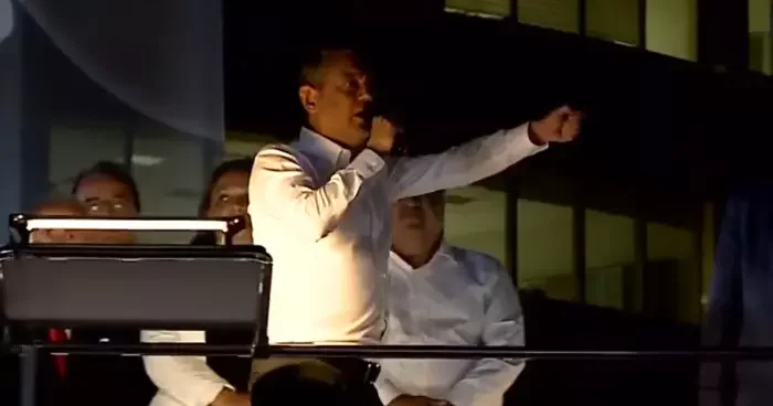 Özgür Özel den Aydın mitinginde Özlem Çerçioğlu na sert sözlerle tepki göstererek çağrı yaptı: Hodri meydan Aydın seçimlerini yenileyelim