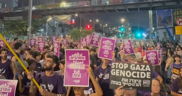 Tel Aviv de Netanyahu karşıtları sokağa döküldü: İşgali reddediyoruz VİDEO İZLE