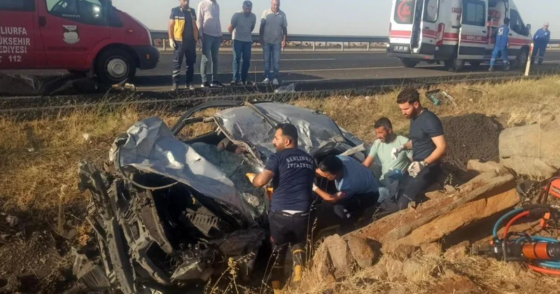 Şanlıurfa da otomobil devrildi: 2 ölü, 3 yaralı