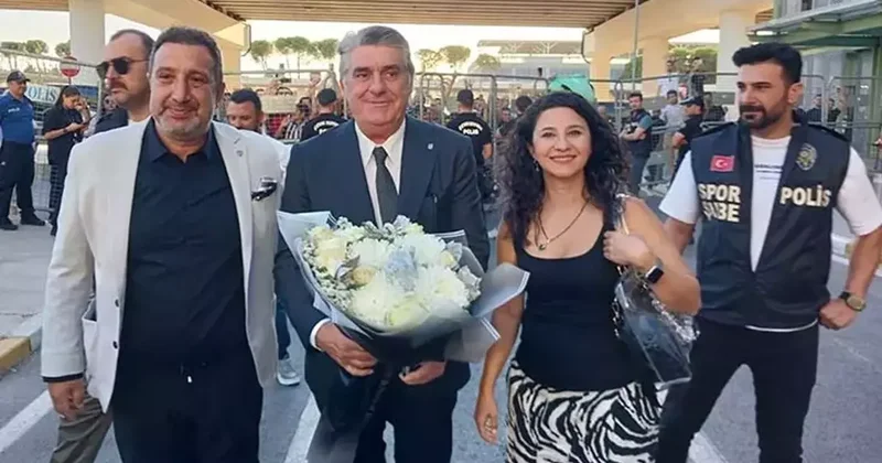 Beşiktaş kafilesine İzmir de coşkulu karşılama Fanatik Spor Haberleri Video