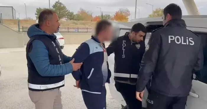 Annesini babasını öldürmüştü! Aile faciası davası sürüyor