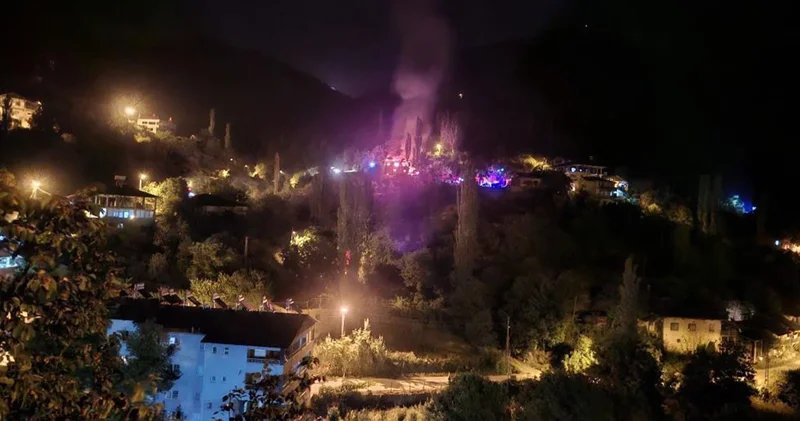 Adana da ev yangını; anne ve oğlu yaralandı