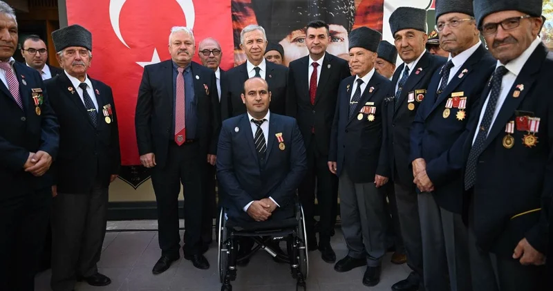 Mansur Yavaş gaziler ve şehit yakınlarıyla bir aray geldi