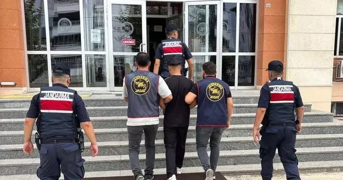 117 yıl kesinleşmiş hapis cezası bulunan firari yakalandı