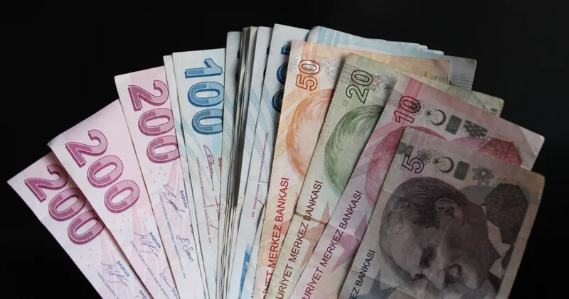 Kredi kartı ve KMH faiz oranı düştü! 2025 Eylül indirimli kredi kartı, KMH, kredi kartı nakit çekim, gecikme faizi faiz oranı ne kadar oldu?