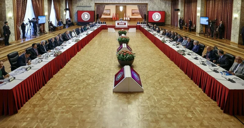Aşiretler süreç komisyonunda konuştu: Hain ilan edilen o kişilerin itibarı geri verilsin