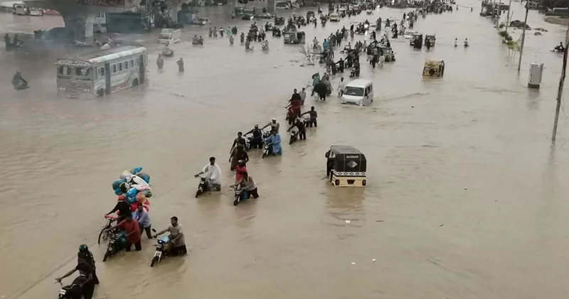 Pakistan daki sellerde şimdiye kadar 1002 kişi hayatını kaybetti