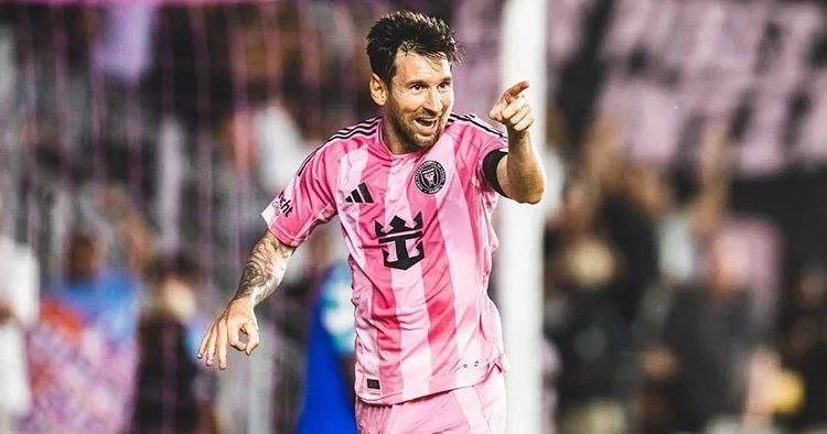 Lionel Messi imzayı atıyor!