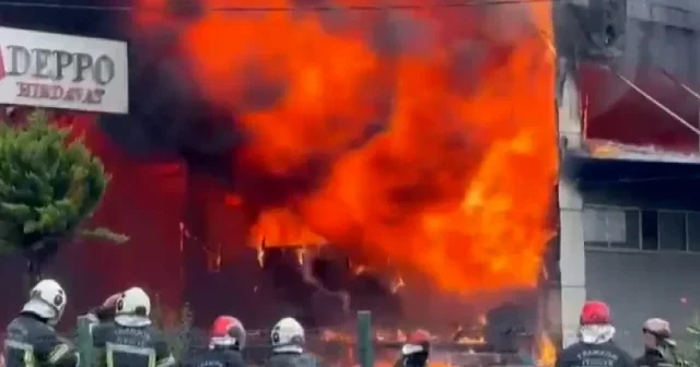 Trabzon da AVM deki yangın yeniden alevlendi VİDEO İZLE