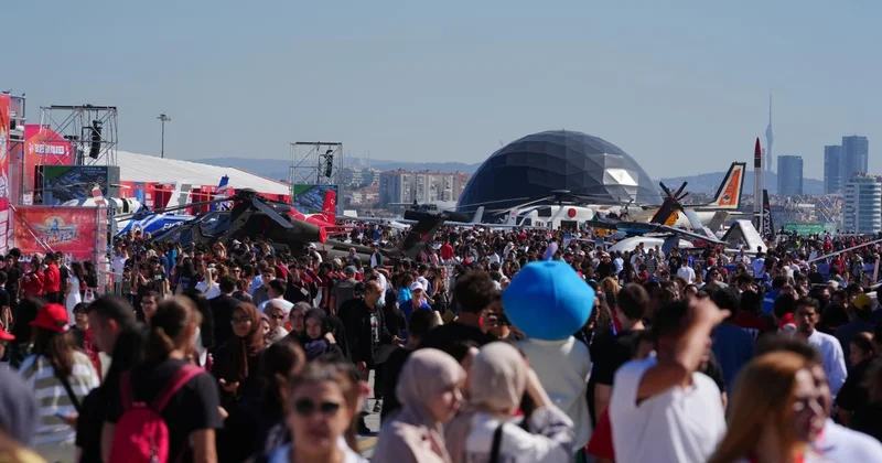 TEKNOFEST e her yaş grubundan ziyaretçi akını sürüyor