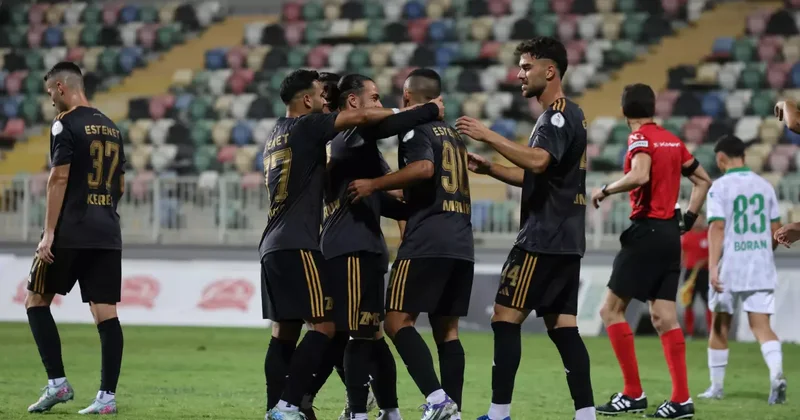 İzmir derbisinde farklı skor: Rakiplerine gol olup yağdılar