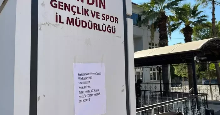 Deprem riski nedeniyle müdürlük binası tahliye edildi