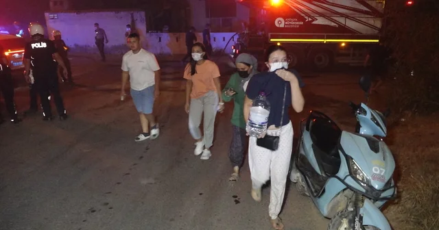 Antalya daki sazlık yangını 2,5 saatte söndürüldü Antalya Haberleri
