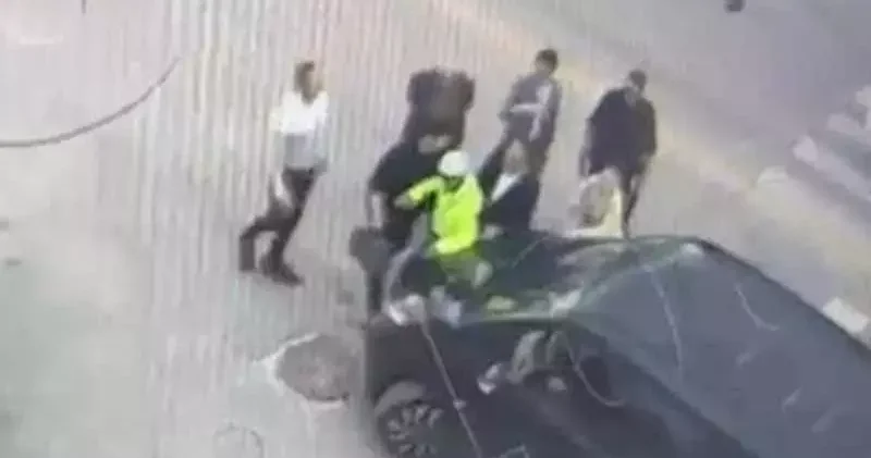 Görevi yaptırmama davasında CHP li Beker in şoförü: Polis bir anda yola atladı