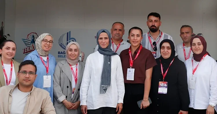 Sümeyye Erdoğan Bayraktar, TEKNOFEST teki Engelliler Sarayı standını ziyaret etti