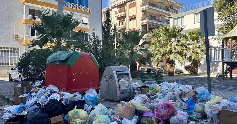 İzmir de vatandaşların çöp tepkisi: Hastalıkların artmasından endişe duyuyoruz