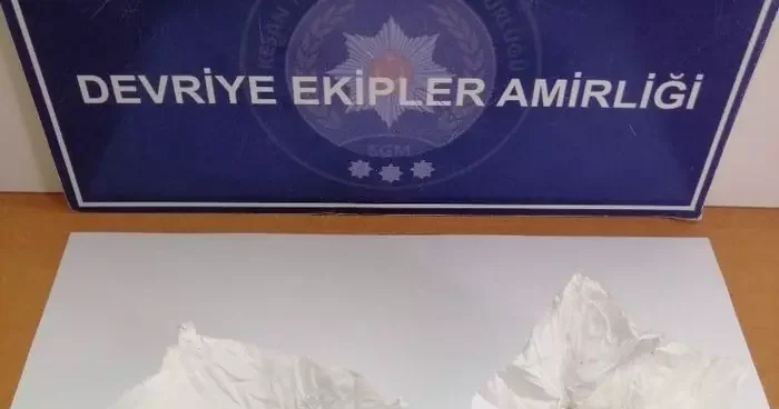 Keşan da polis tarafından durdurulan şüphelinin üzerinden uyuşturucu ele geçirildi
