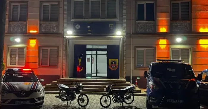 Yolu kapatarak ölümüne yarışan sürücülere 96 bin TL ceza