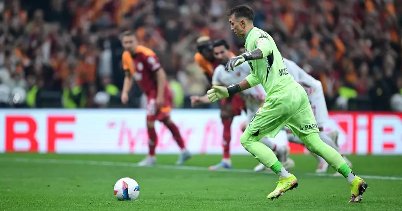Kayserispor un kalecisinden Muslera açıklaması! Penaltıyı atarsan...