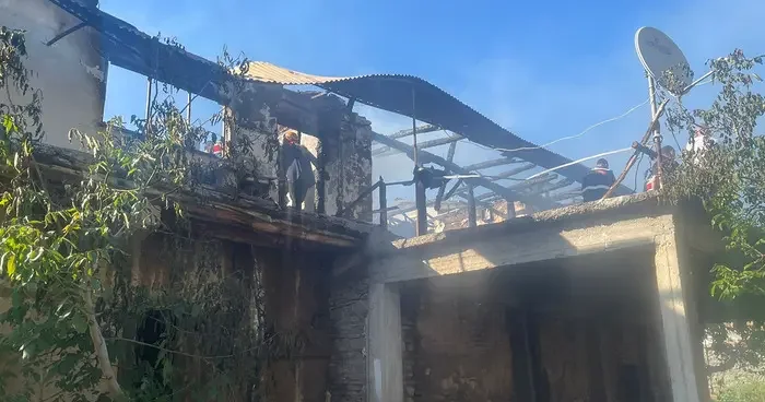 Evde çıkan yangında 92 yaşındaki adam hayatını kaybetti