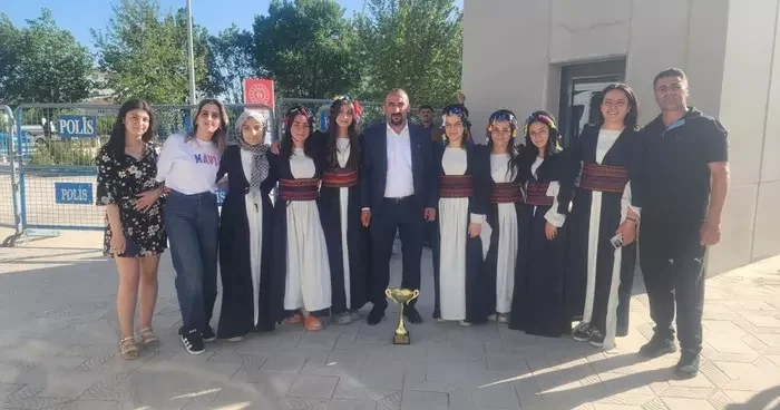 Hakkari de iki kulüp bölge birincisi oldu